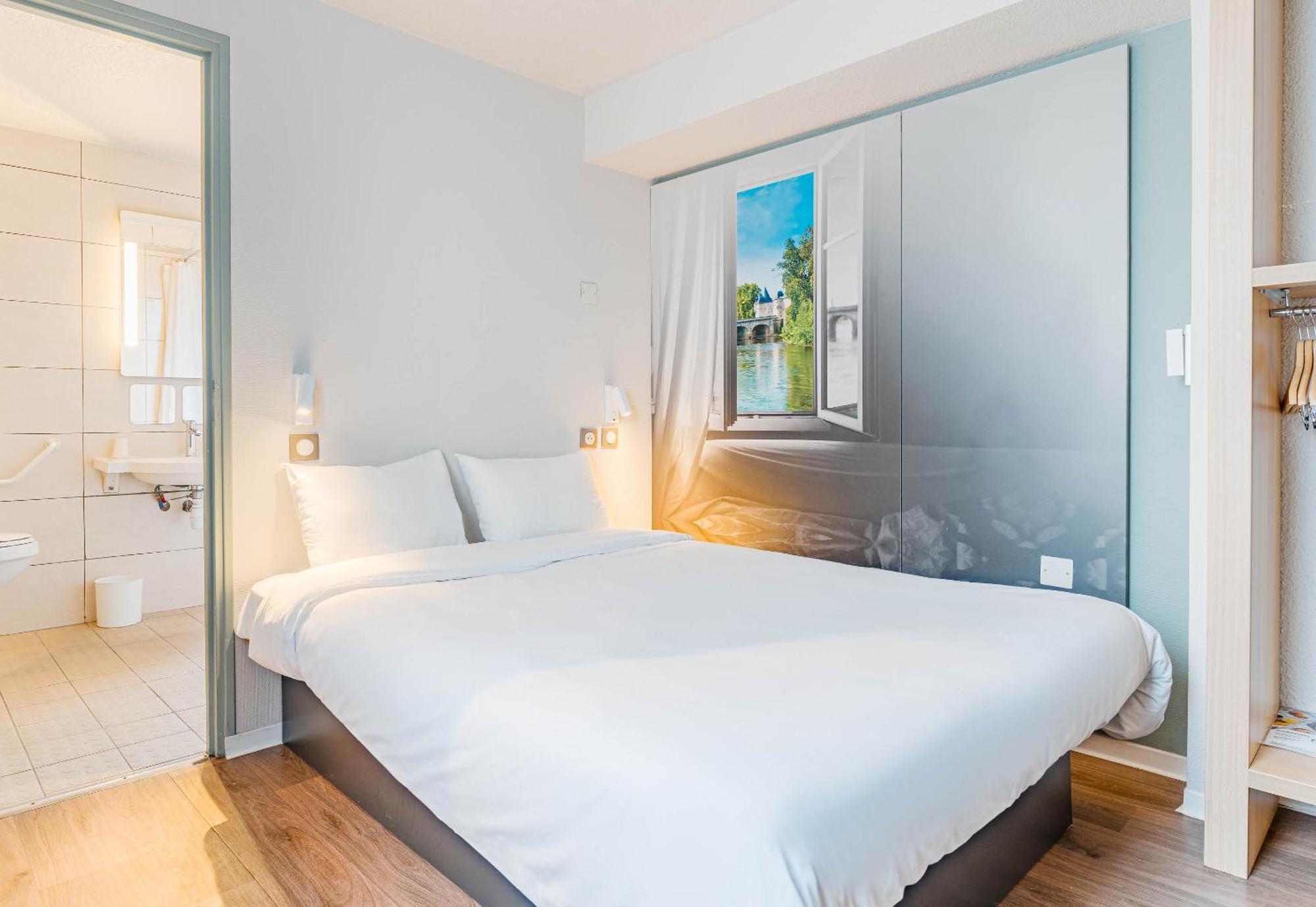 B&B Hotel Chatellerault Luaran gambar